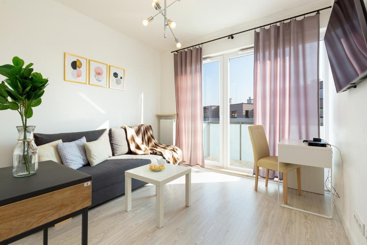 Metro Bielany Apartments By Noclegi Renters ワルシャワ エクステリア 写真