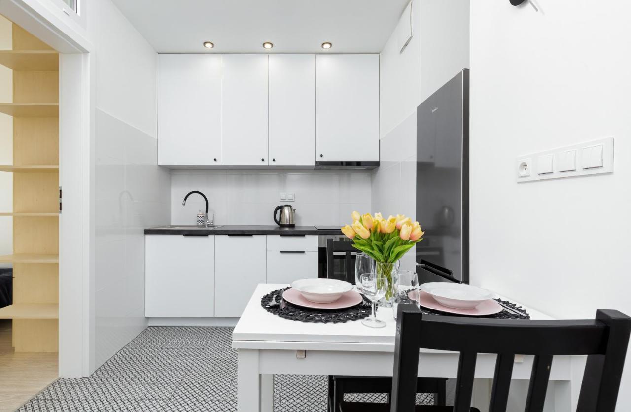 Metro Bielany Apartments By Noclegi Renters ワルシャワ エクステリア 写真