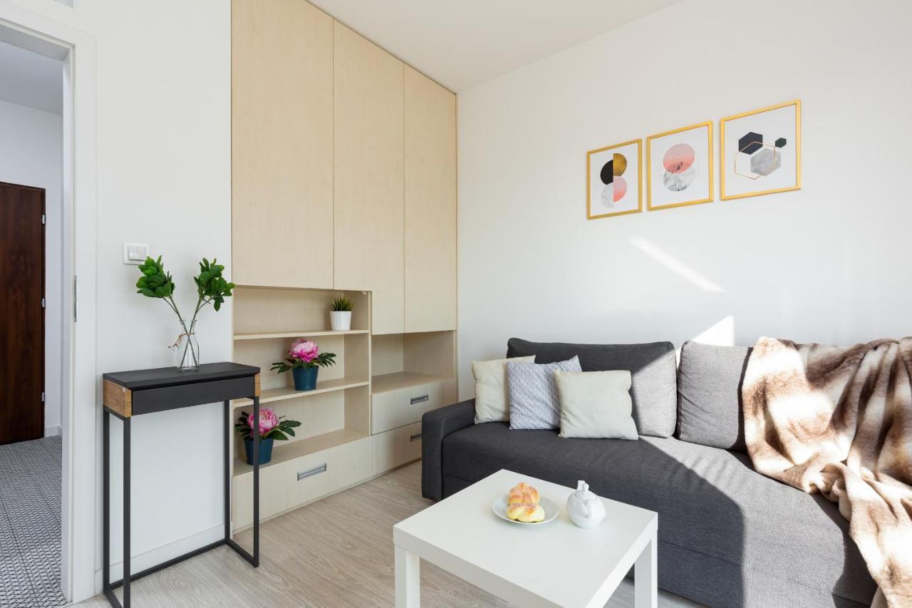Metro Bielany Apartments By Noclegi Renters ワルシャワ エクステリア 写真