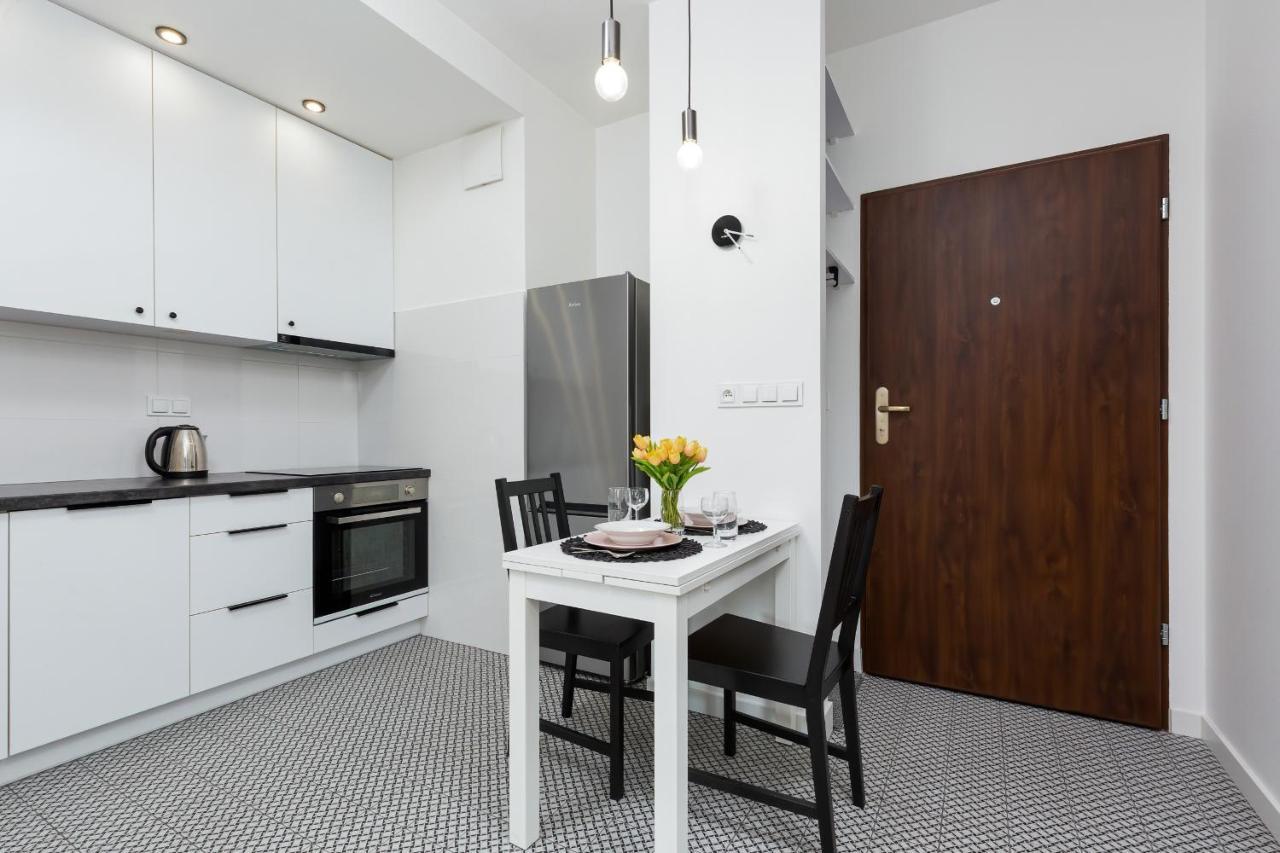 Metro Bielany Apartments By Noclegi Renters ワルシャワ エクステリア 写真