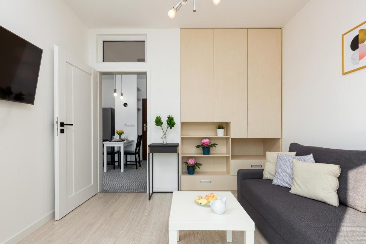 Metro Bielany Apartments By Noclegi Renters ワルシャワ エクステリア 写真
