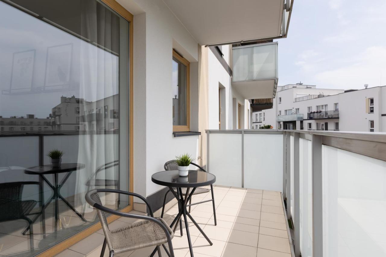 Metro Bielany Apartments By Noclegi Renters ワルシャワ エクステリア 写真