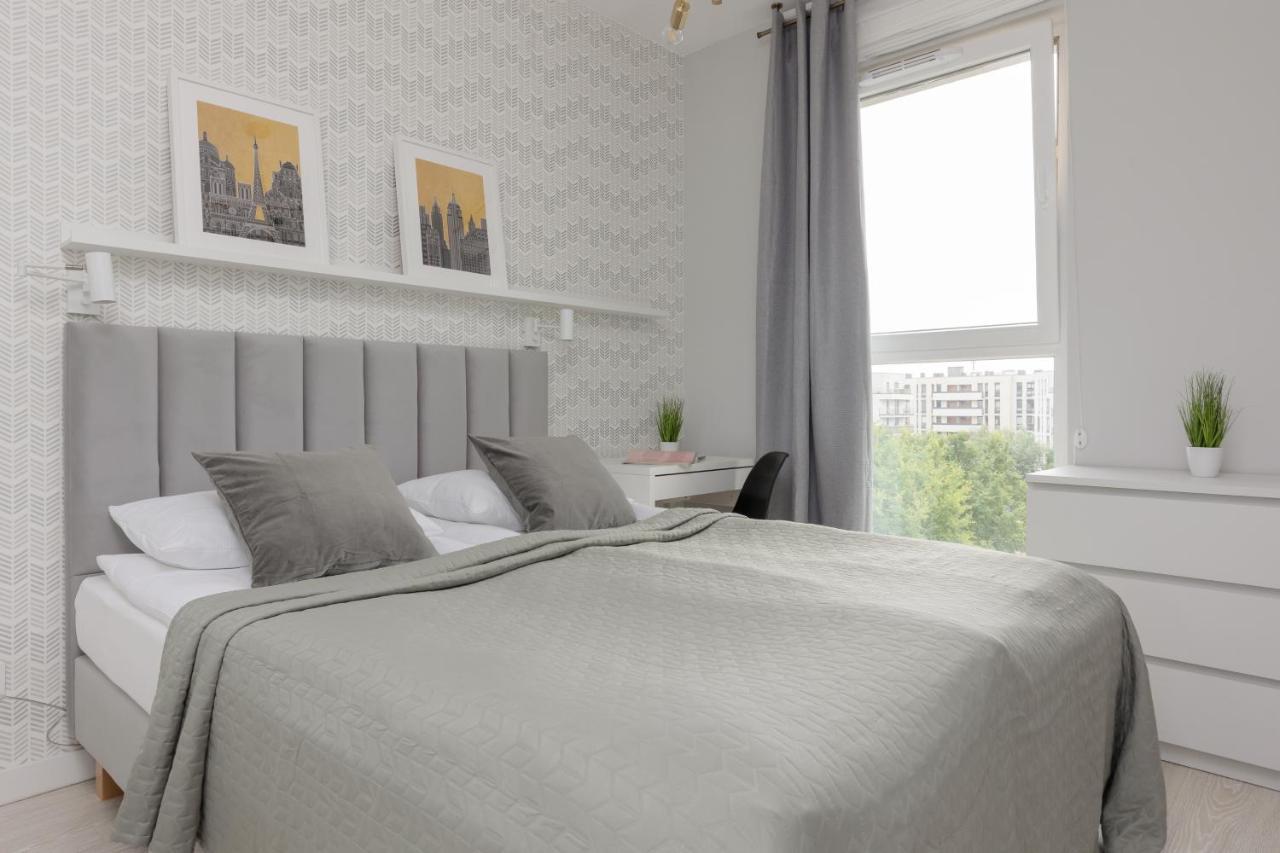 Metro Bielany Apartments By Noclegi Renters ワルシャワ エクステリア 写真