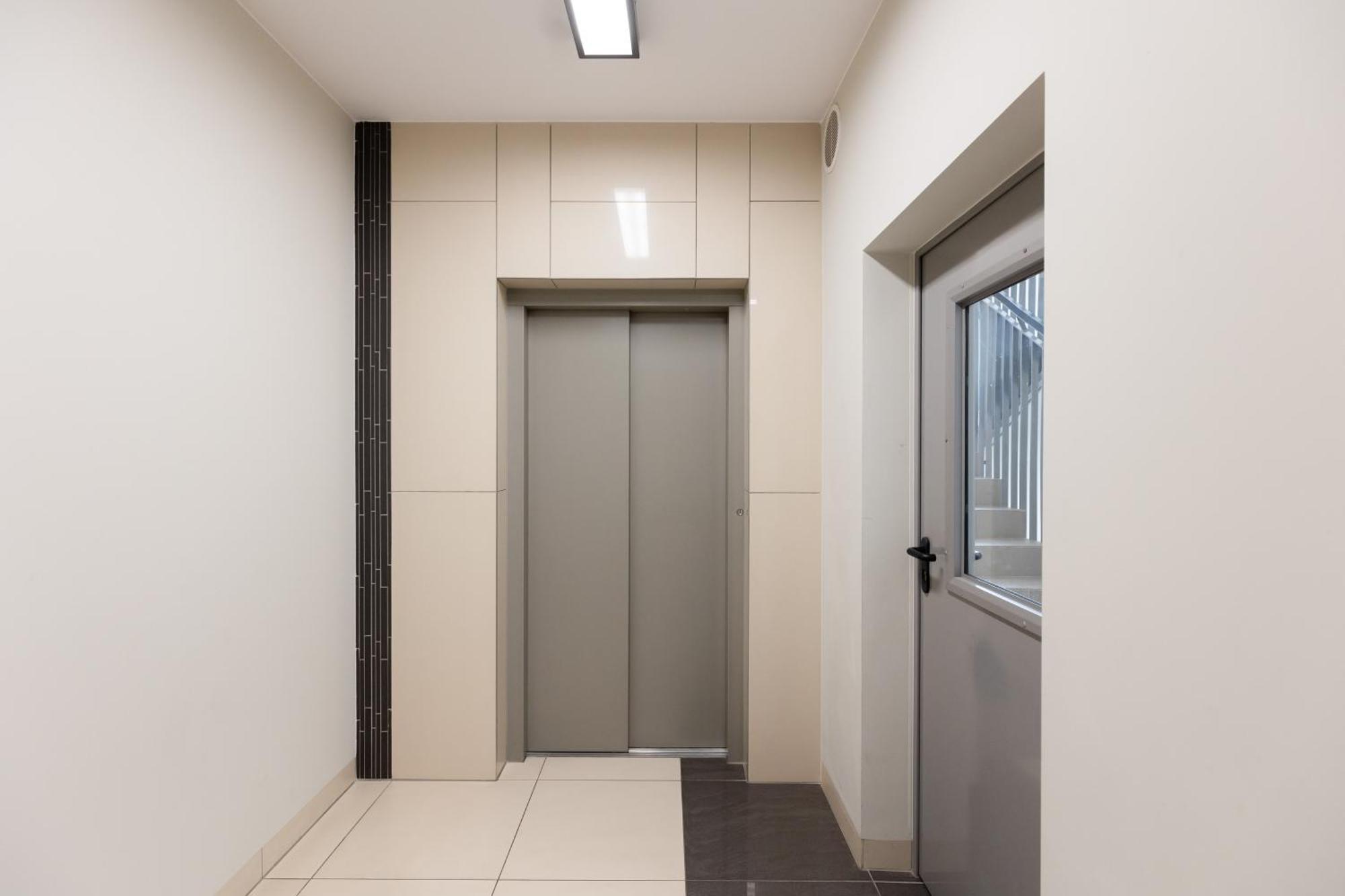 Metro Bielany Apartments By Noclegi Renters ワルシャワ エクステリア 写真