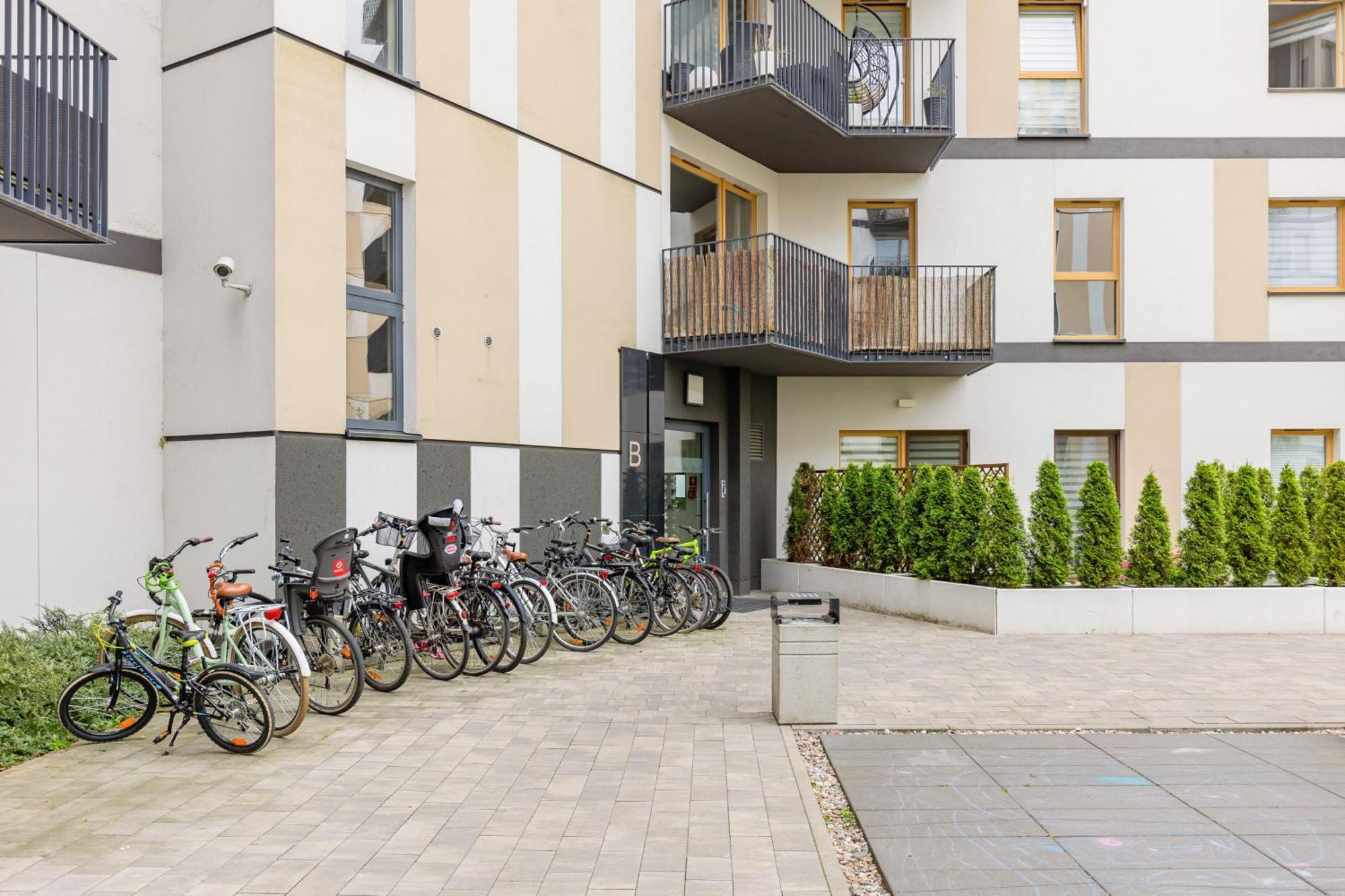 Metro Bielany Apartments By Noclegi Renters ワルシャワ エクステリア 写真