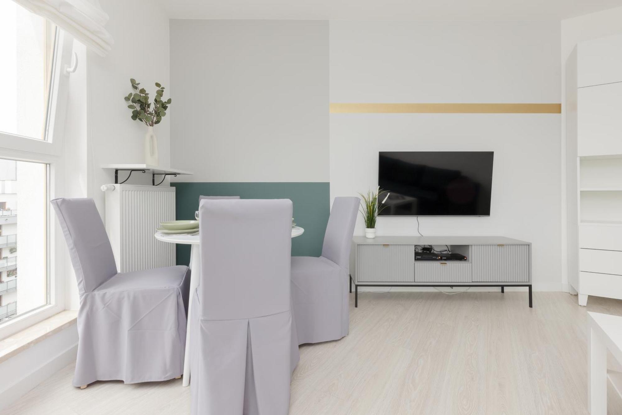 Metro Bielany Apartments By Noclegi Renters ワルシャワ エクステリア 写真